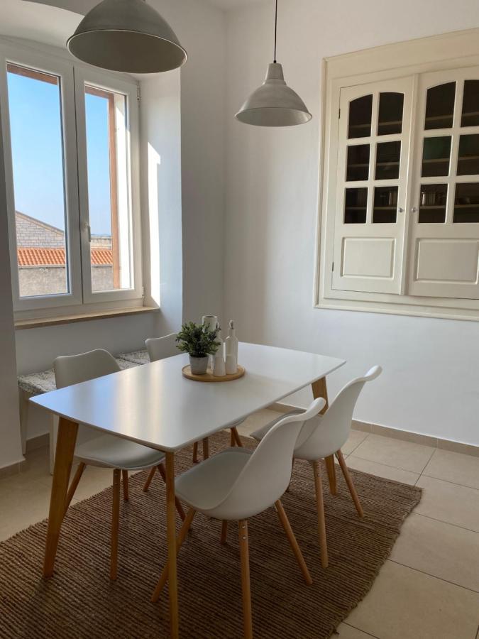 Sea View Flat In Central Пула Экстерьер фото