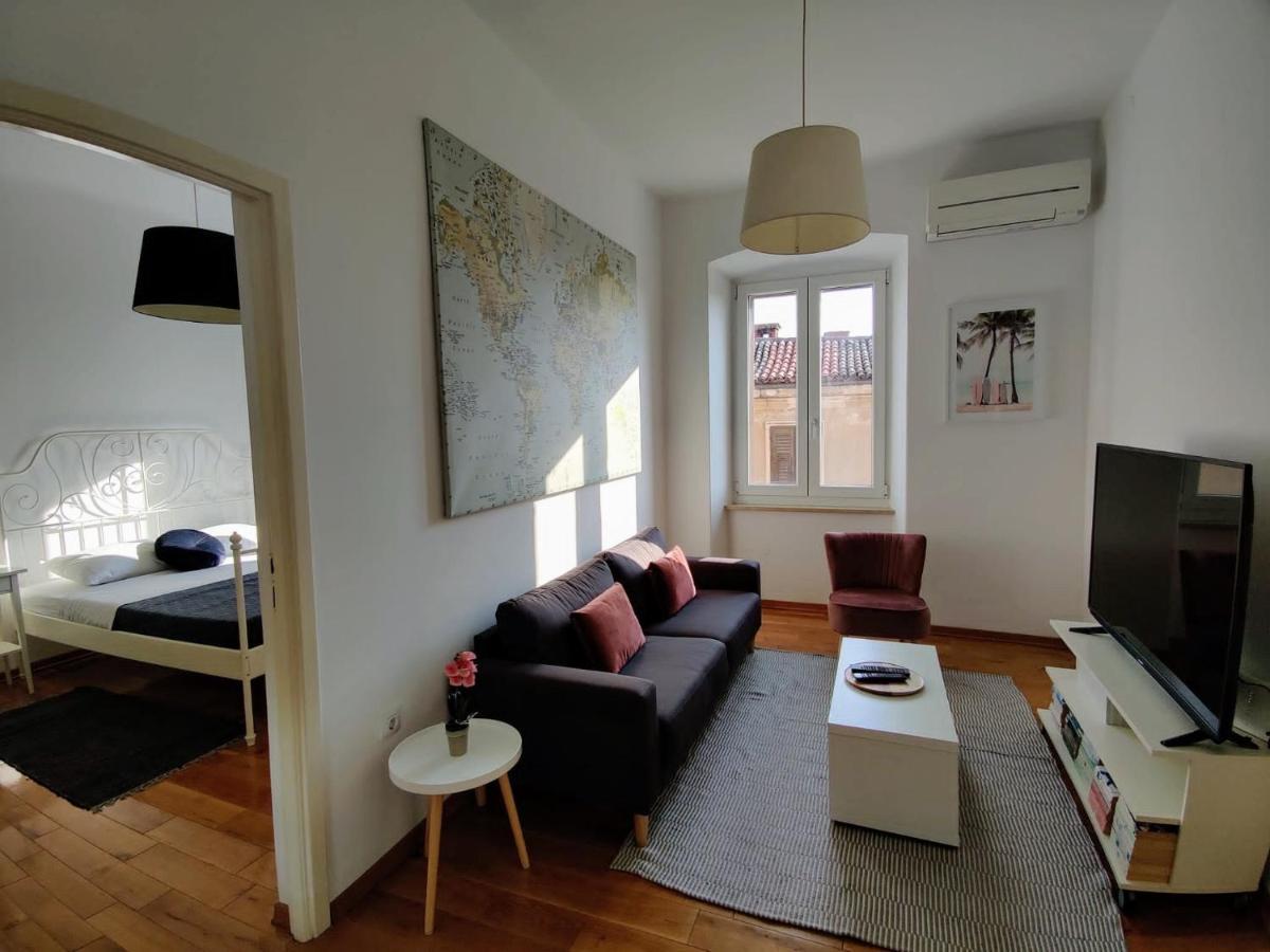 Sea View Flat In Central Пула Экстерьер фото